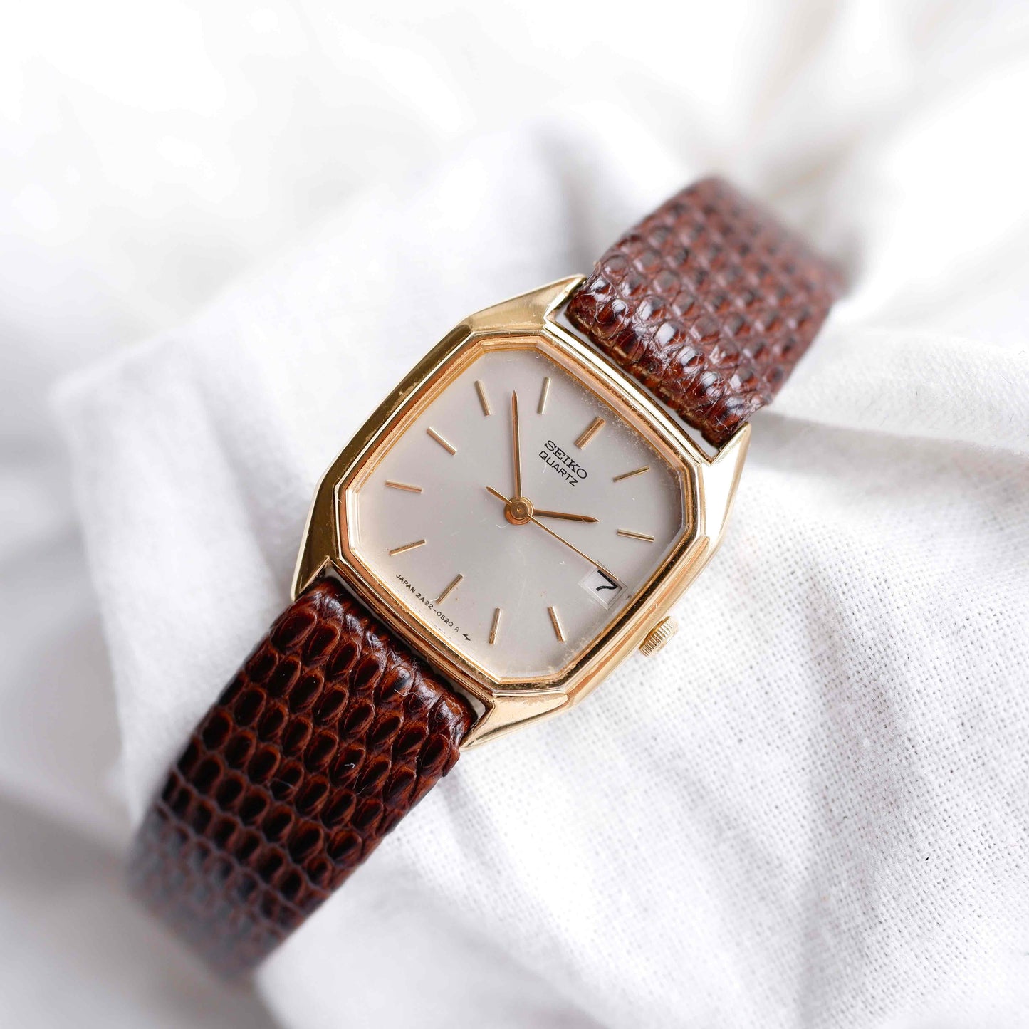Seiko Vintage Tank: Ladies Watch 80s Gold with Gray Sunburst Dial