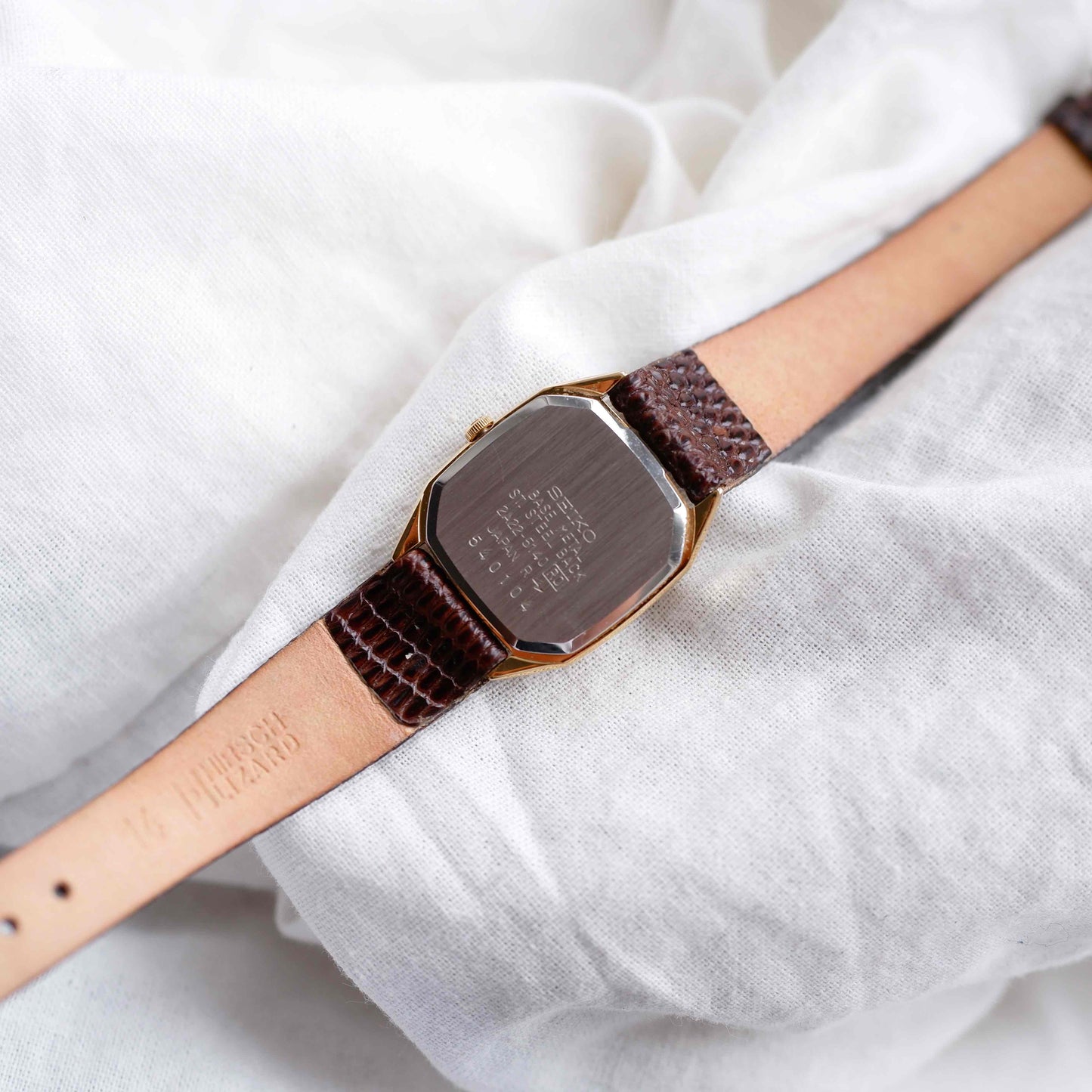 Seiko Vintage Tank: Ladies Watch 80s Gold with Gray Sunburst Dial