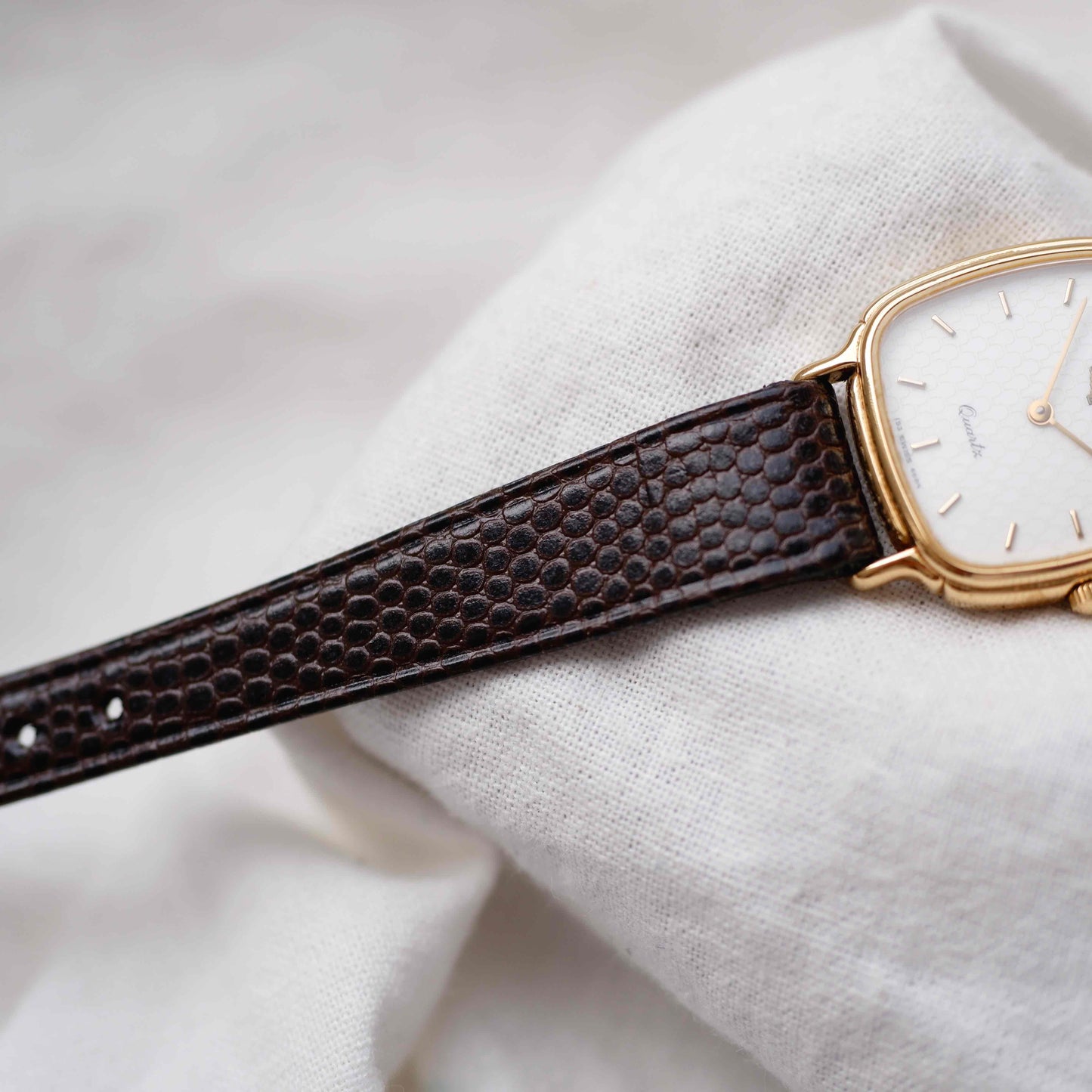 Longines Vintage Watch: Ladies 80s Gold Structured White Dial with Box