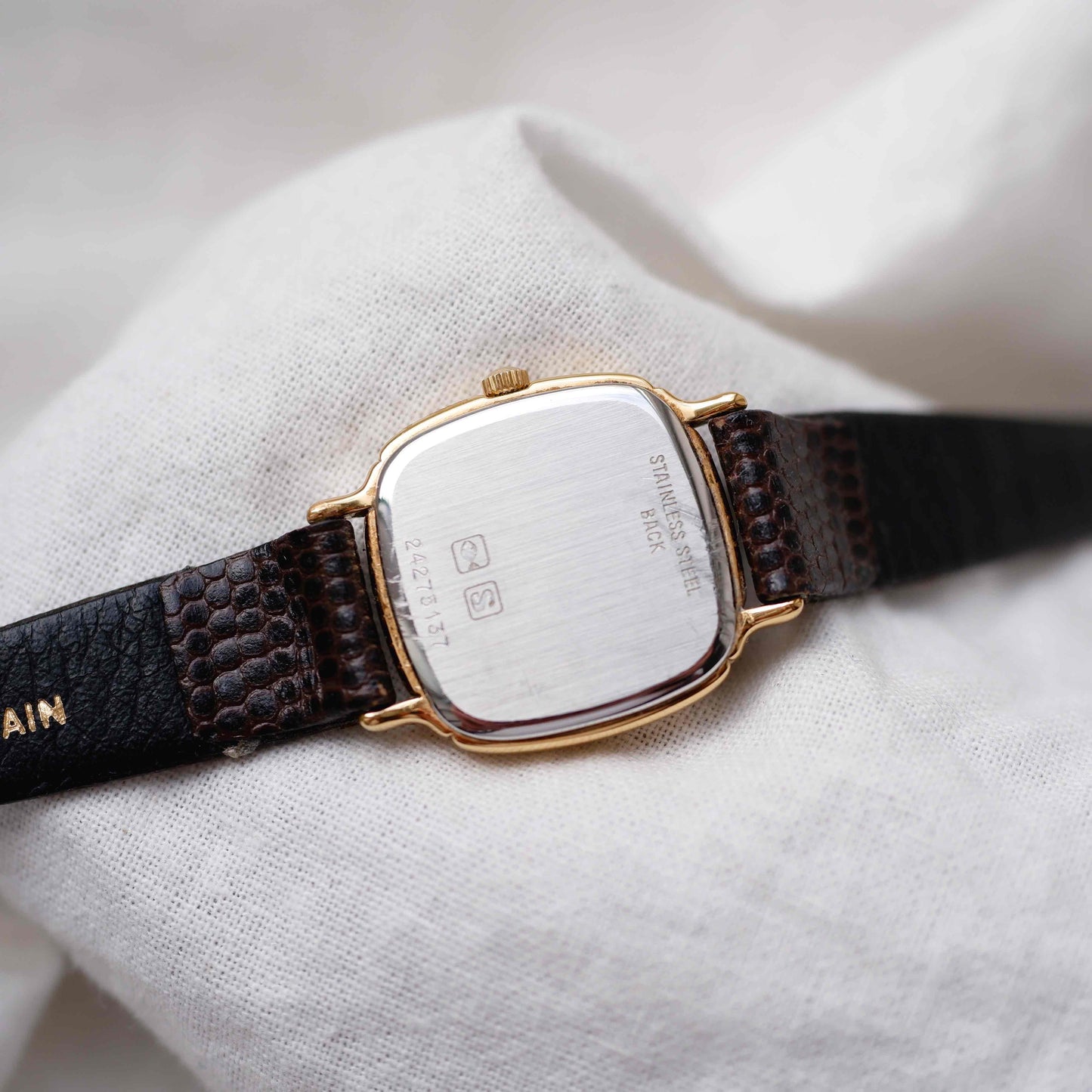 Longines Vintage Watch: Ladies 80s Gold Structured White Dial with Box