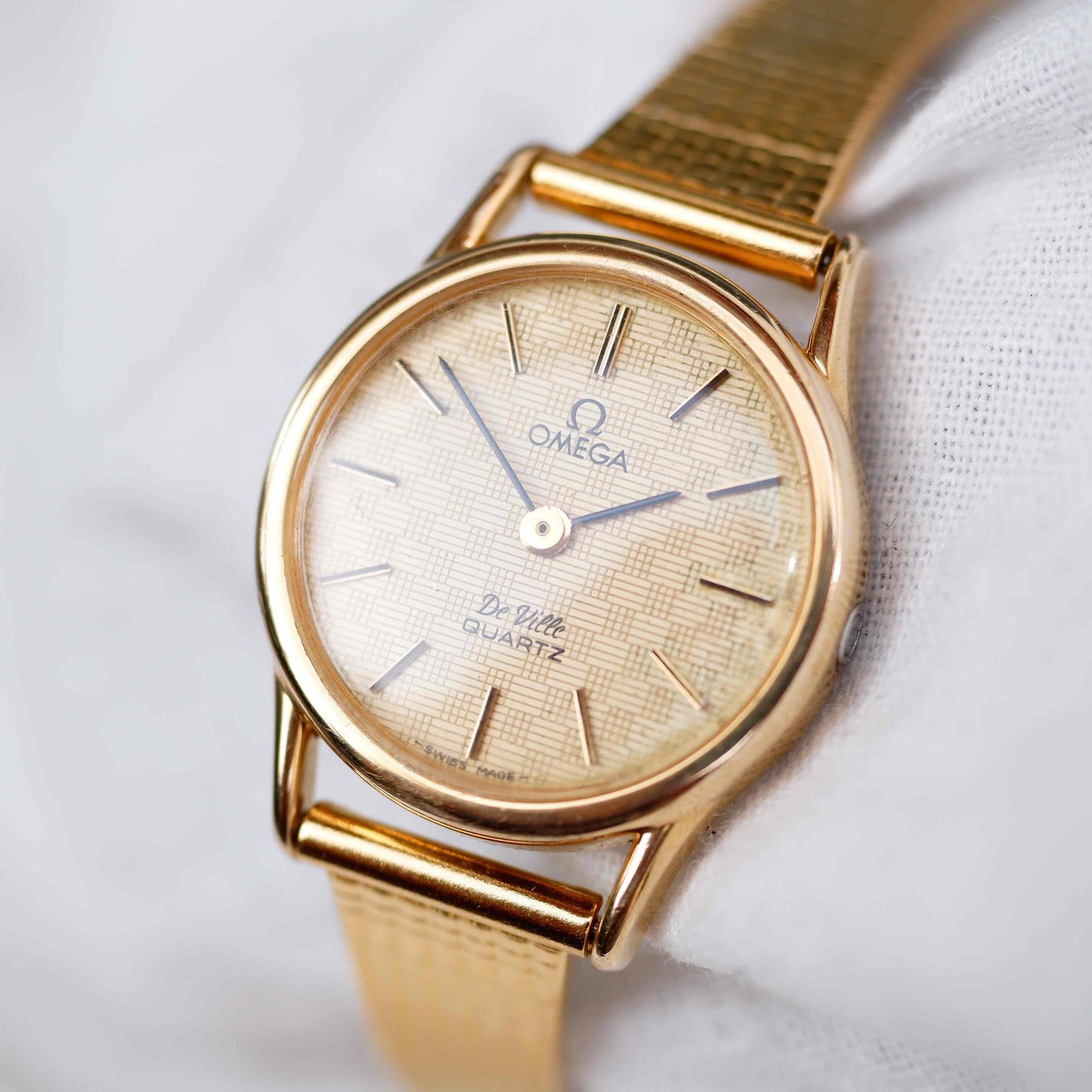 Omega De Ville: Vintage Ladies Watch 80s Structured Dial
