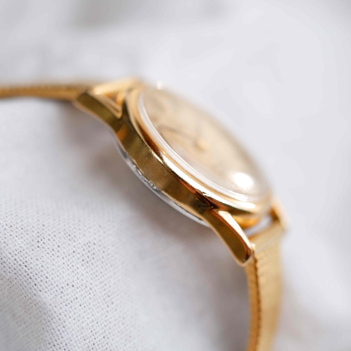 Omega De Ville: Vintage Ladies Watch 80s Structured Dial