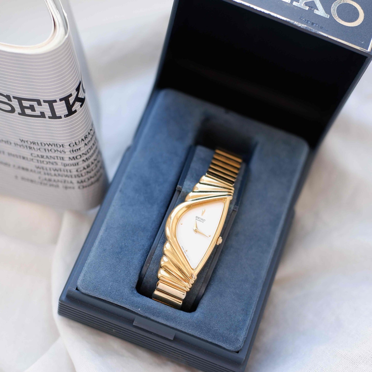 Seiko Half Moon: Vintage Bracelet Watch 90s Ladies Golden Dainty with White Dial