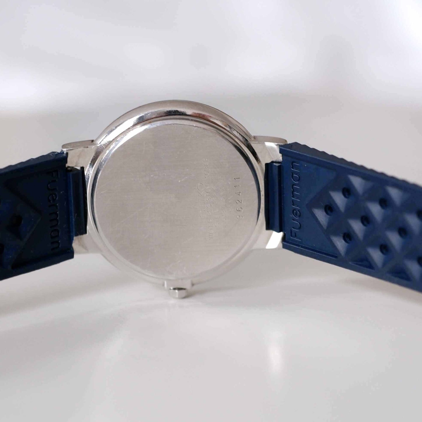 Seiko Levante Maritime Vintage Ladies Watch: 90s Silver Blue Dial | Back Side