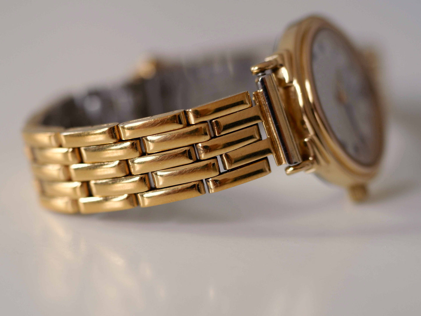 Raymond Weil Vintage Ladies Watch: 90s Golden Style with Roman Numerals | Watch Strap