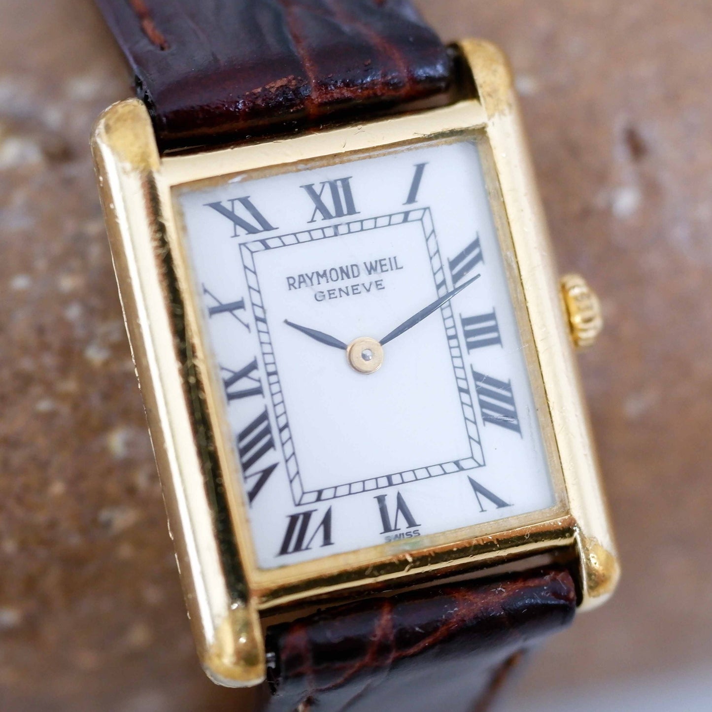 Raymond Weil Vintage Ladies Watch: 90s Golden Rectangular Style with Roman Numerals | Slight Left Side