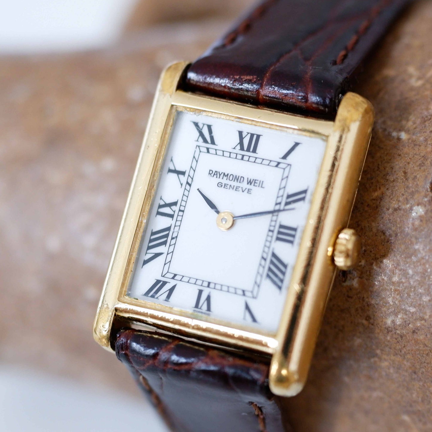 Raymond Weil Vintage Ladies Watch: 90s Golden Rectangular Style with Roman Numerals | Slight Right Side