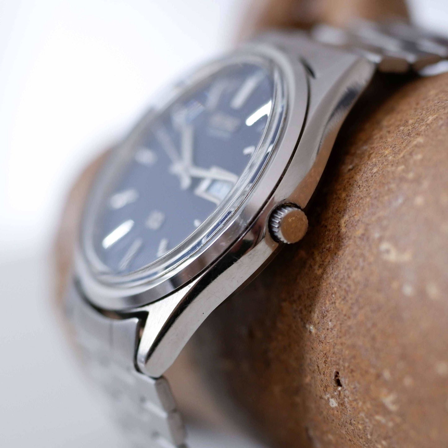 Seiko SQ Vintage Ladies Watch: 80s Silver, Blue Dial, Day Date Window, Side View Right