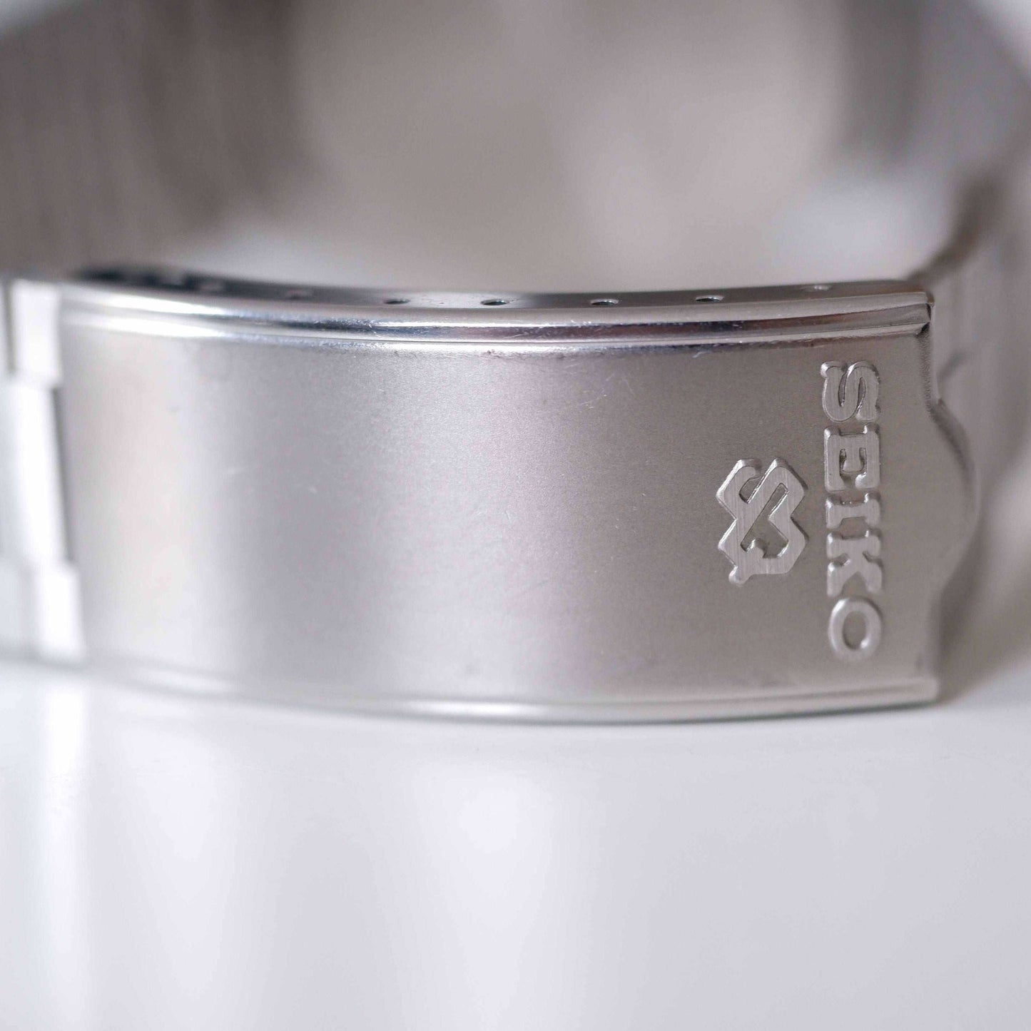 Seiko SQ Vintage Ladies Watch: 80s Silver, Blue Dial, Day Date Window, Clasp