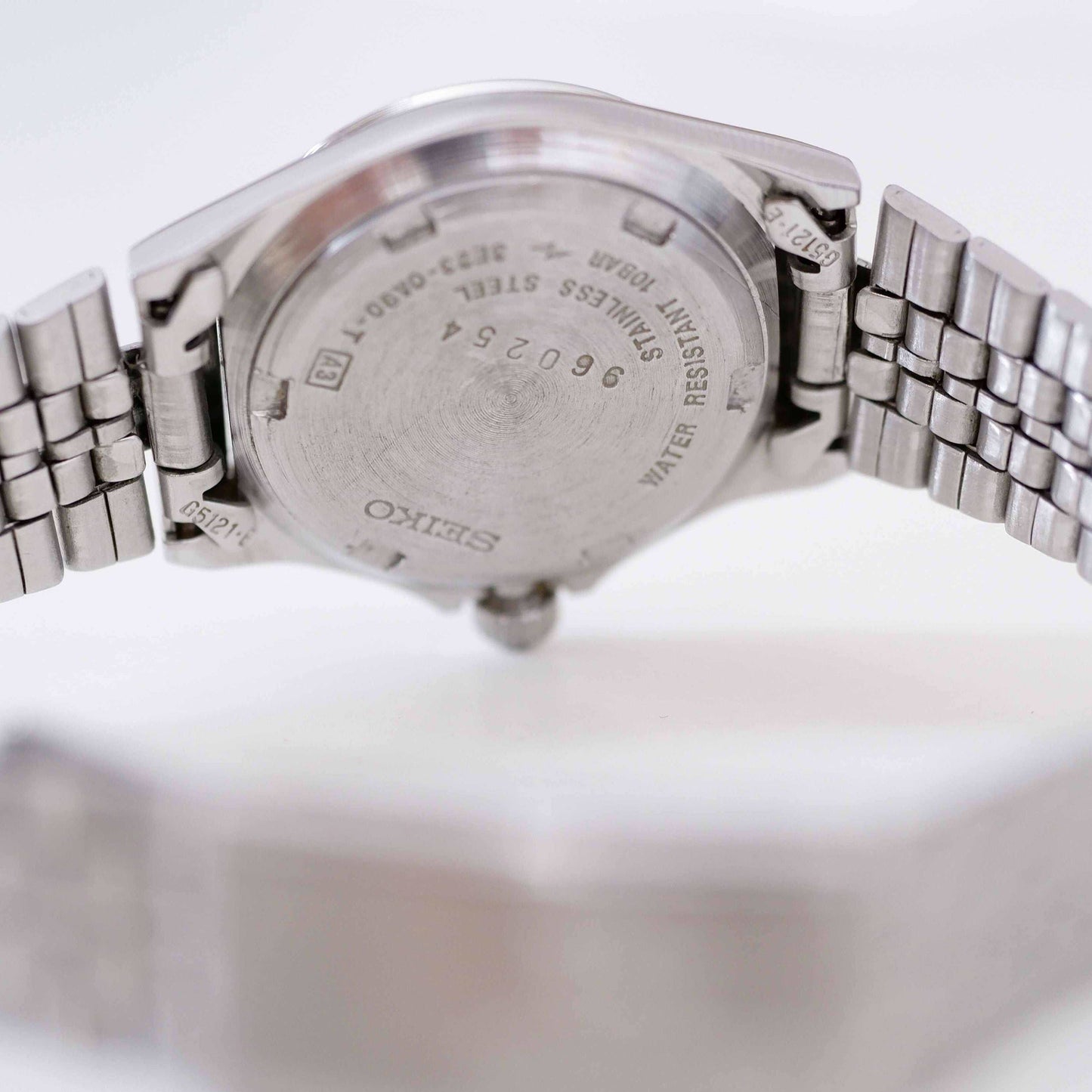 Seiko Vintage Ladies Watch: 90s Silver Diver with Classic Roman Dial, Back