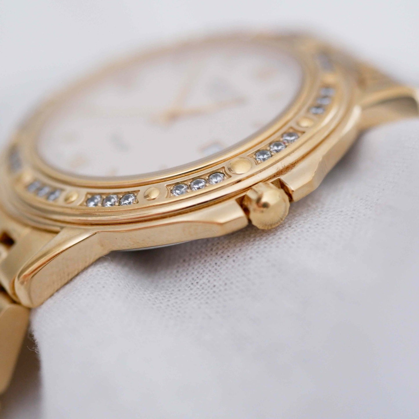 Raymond Weil Tango: Vintage Ladies 90s Watch Gold with real Diamonds