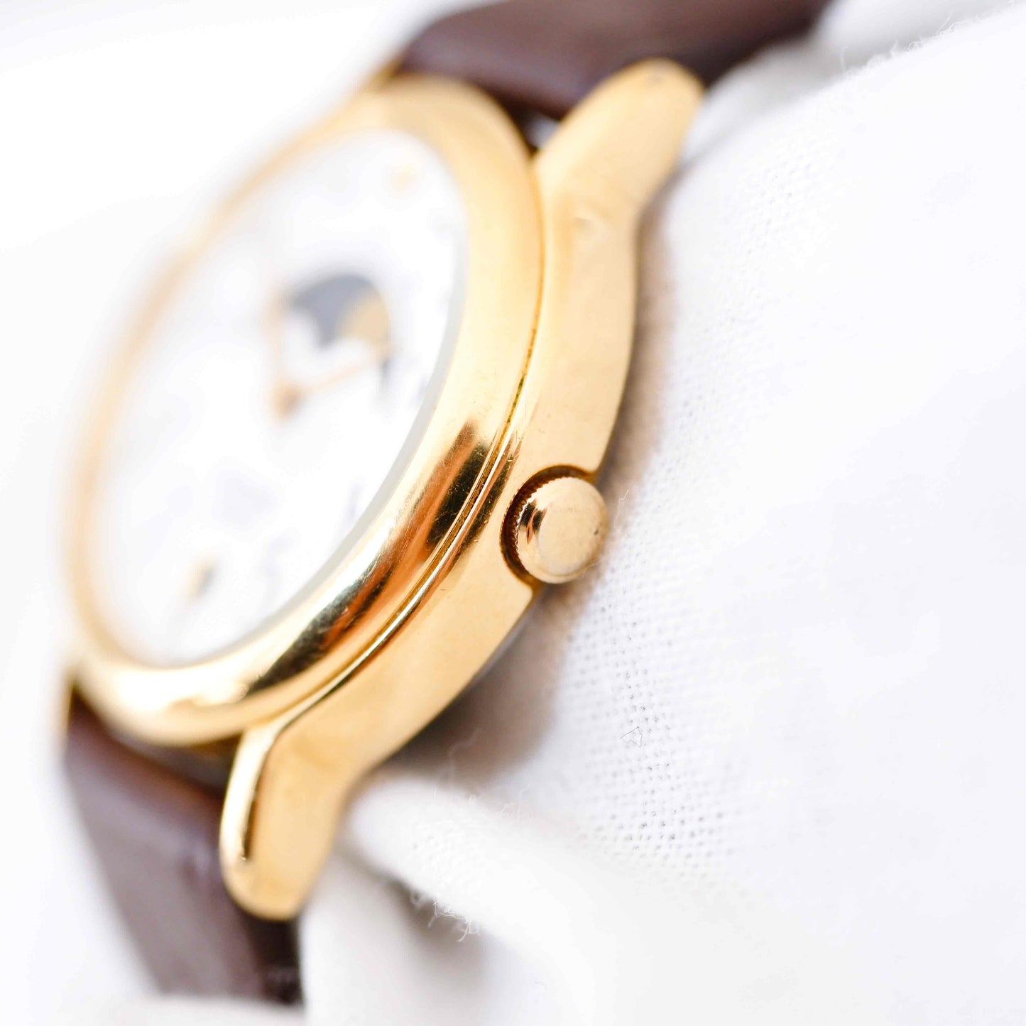 Pulsar Moon Phase Watch: Ladies 90s Gold with Elegant Numerals Blue White Dial