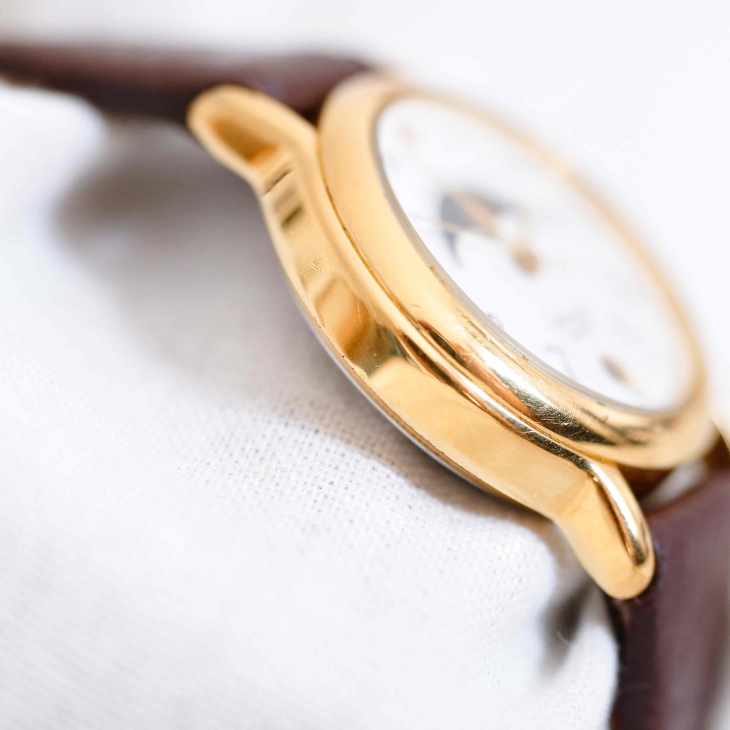 Pulsar Moon Phase Watch: Ladies 90s Gold with Elegant Numerals Blue White Dial
