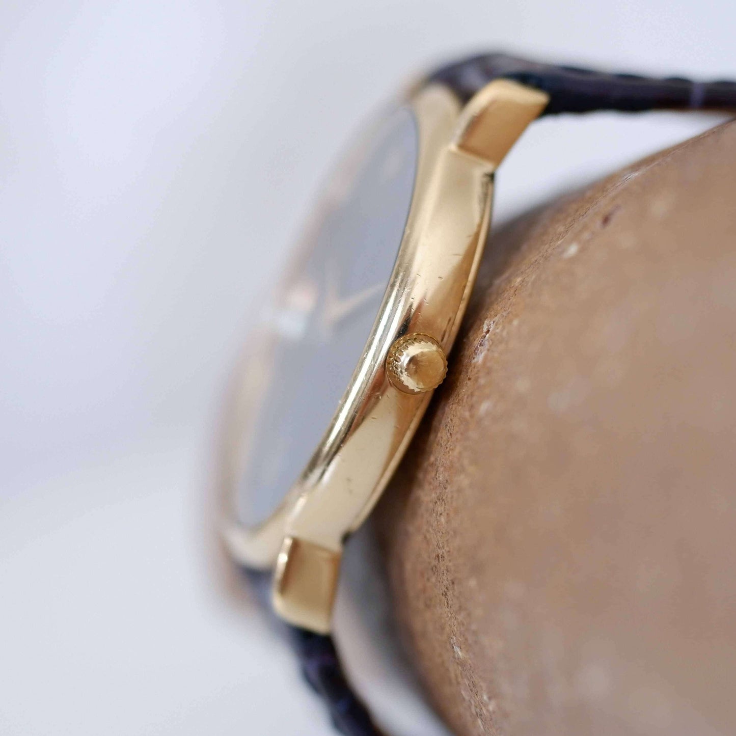 Raymond Weil Vintage Ladies Watch: 90s Golden Oval Style with Blue Sunburst Dial, Side View Right