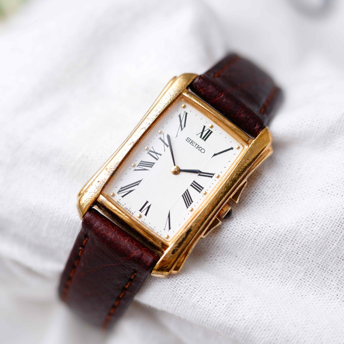 Seiko Vintage Tank: Ladies Watch 80s Gold Art Deco