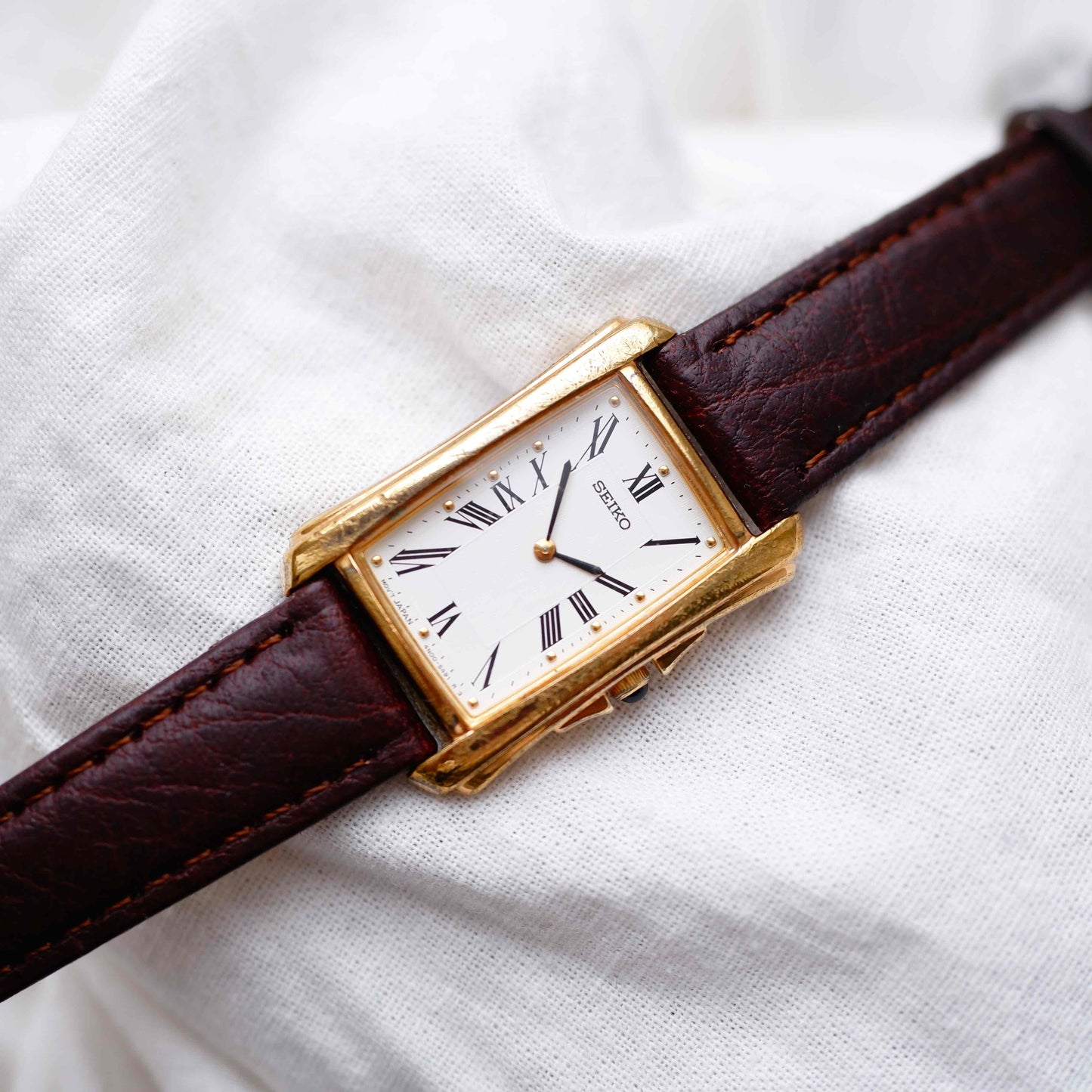 Seiko Vintage Tank: Ladies Watch 80s Gold Art Deco