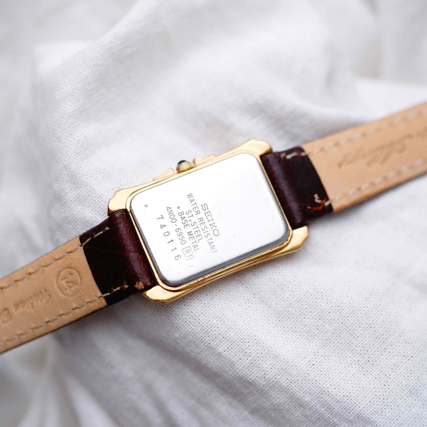Seiko Vintage Tank: Ladies Watch 80s Gold Art Deco