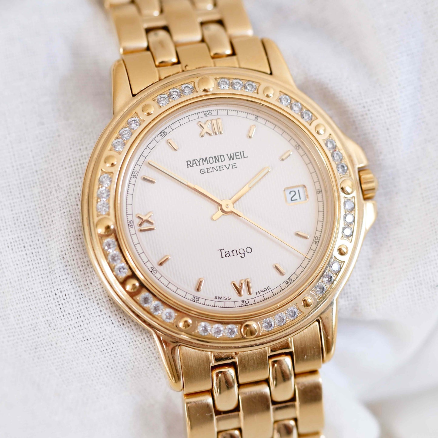Raymond Weil Tango: Vintage Ladies 90s Watch Gold with real Diamonds