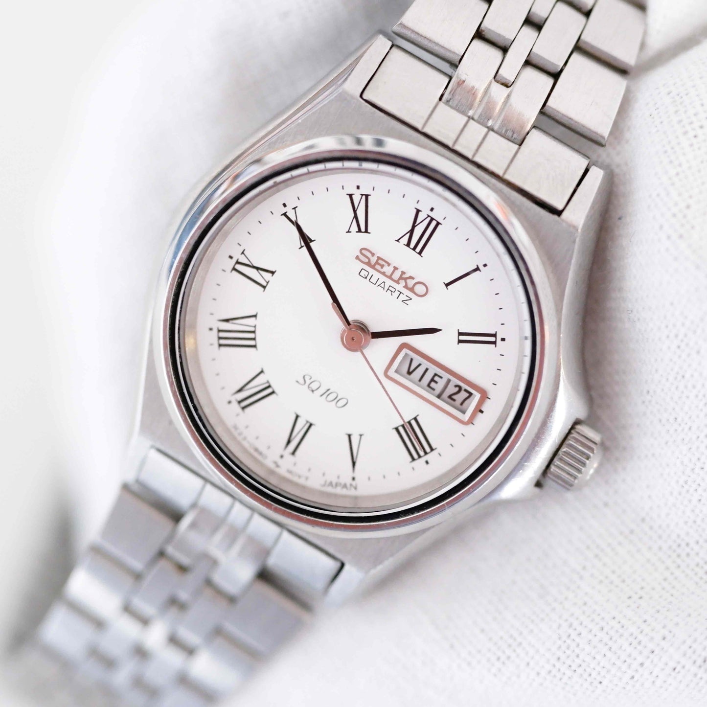 Seiko Vintage Ladies Watch: 90s Silver Diver with Classic Roman Dial