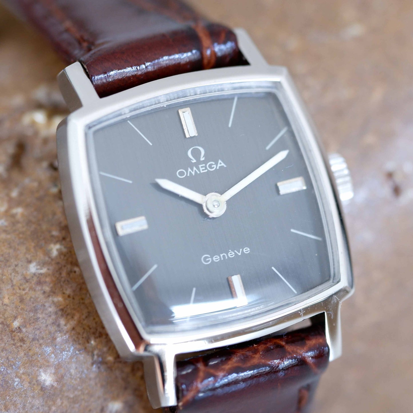 Omega Geneve Vintage Ladies Watch: 60s Elegant Style Mechanical Gray Dial | Light Left Side