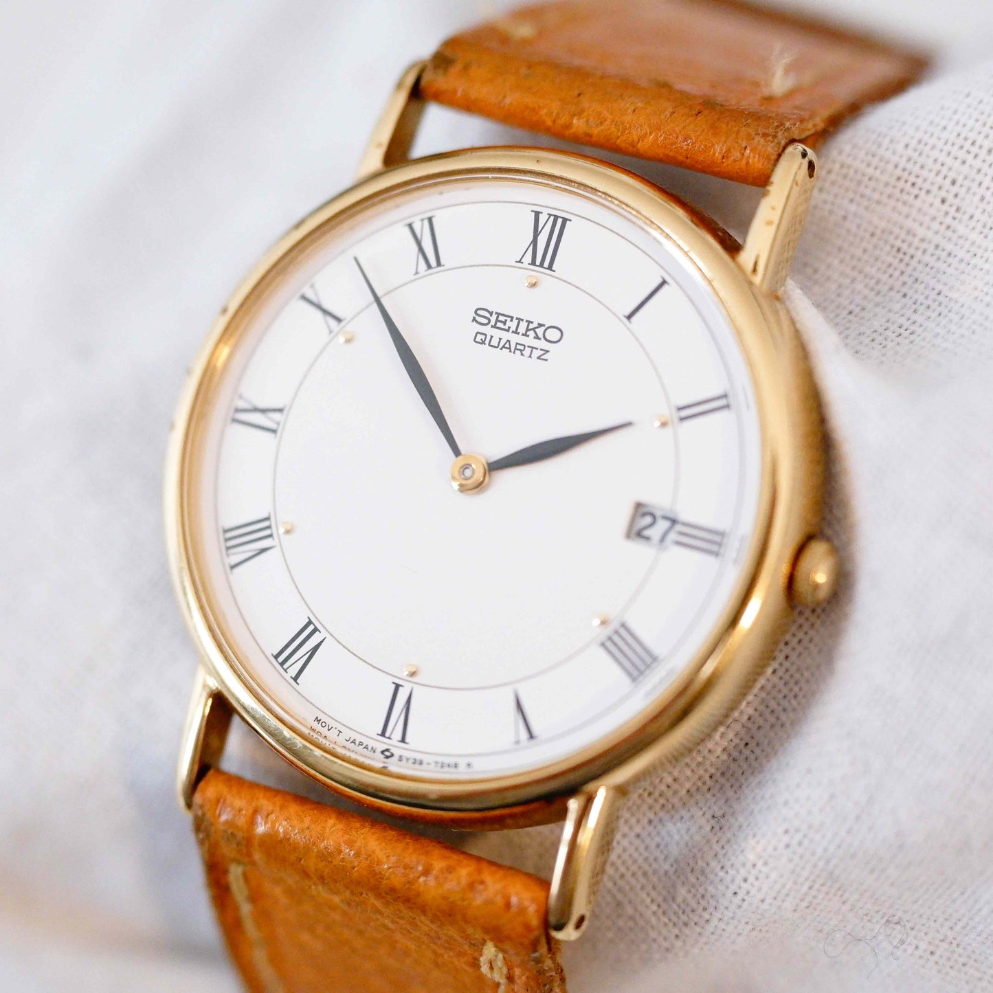 Seiko Vintage Ladies Watch, Slight Right Side
