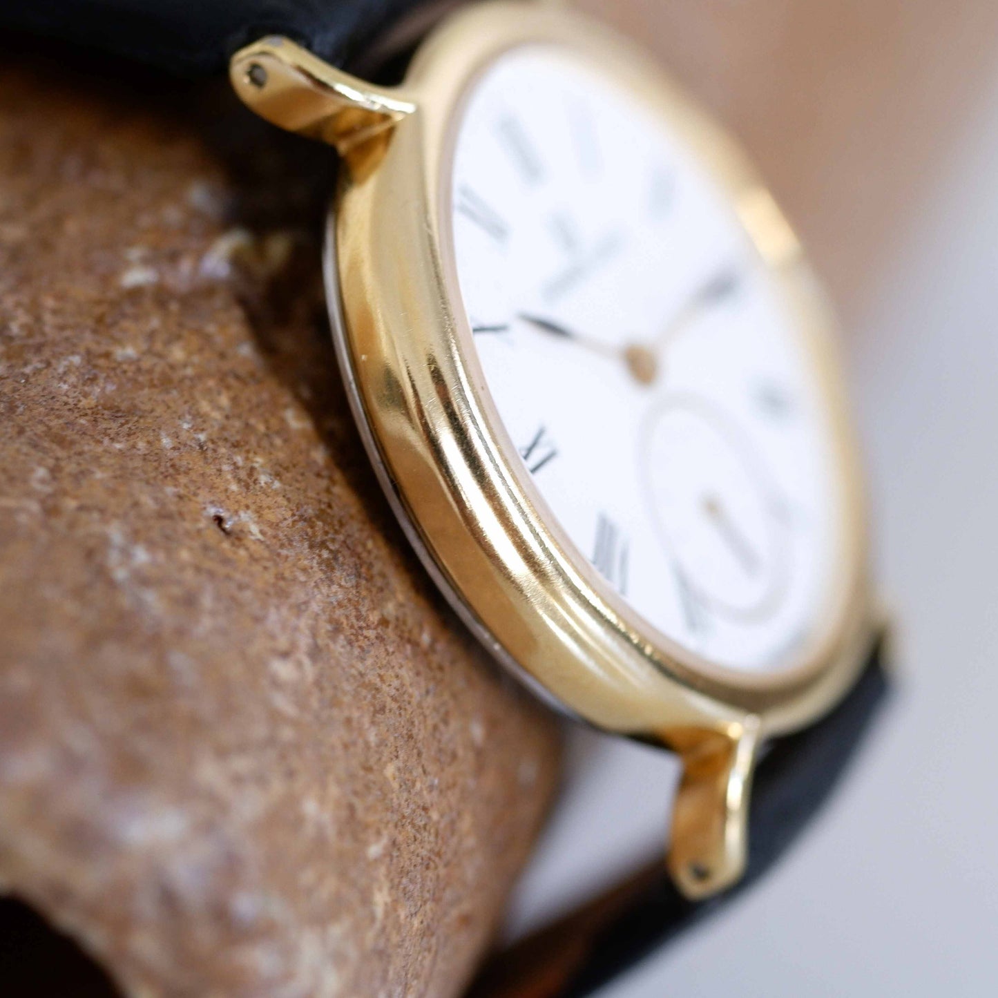 Universal Geneve Vintage Ladies Watch: 90s Golden Iconic Small Second | Side View Left