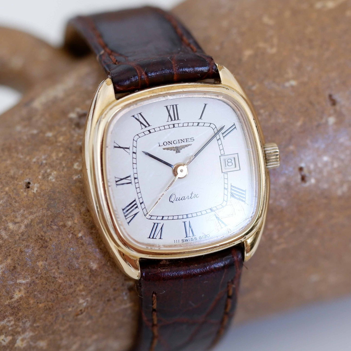 Longines Vintage Ladies Watch: 80s Golden, Rectangular with Roman Numerals | Slight Left Side