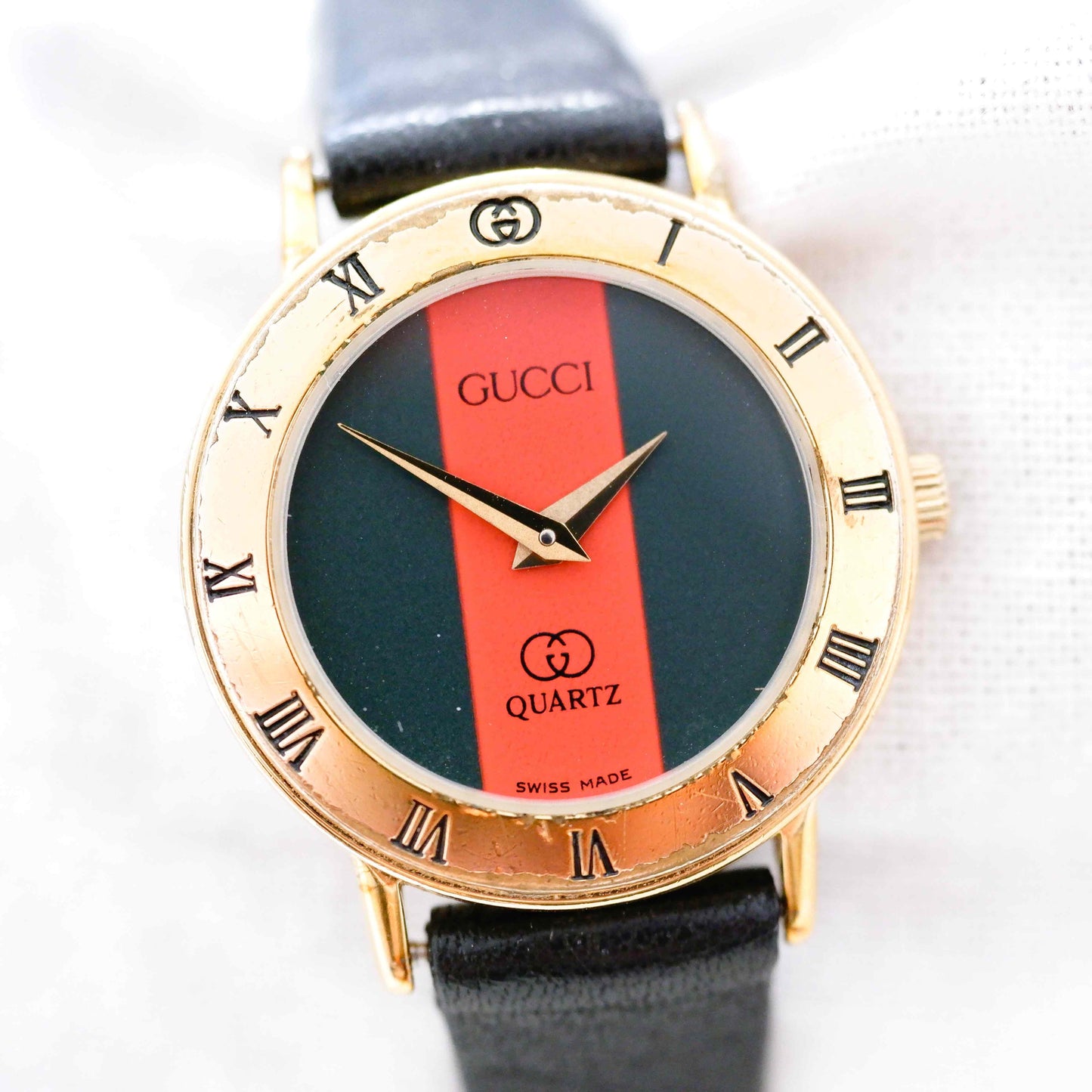 Gucci 3000.2.l Watch: Vintage Ladies 90s Gold with Red and Green Dial