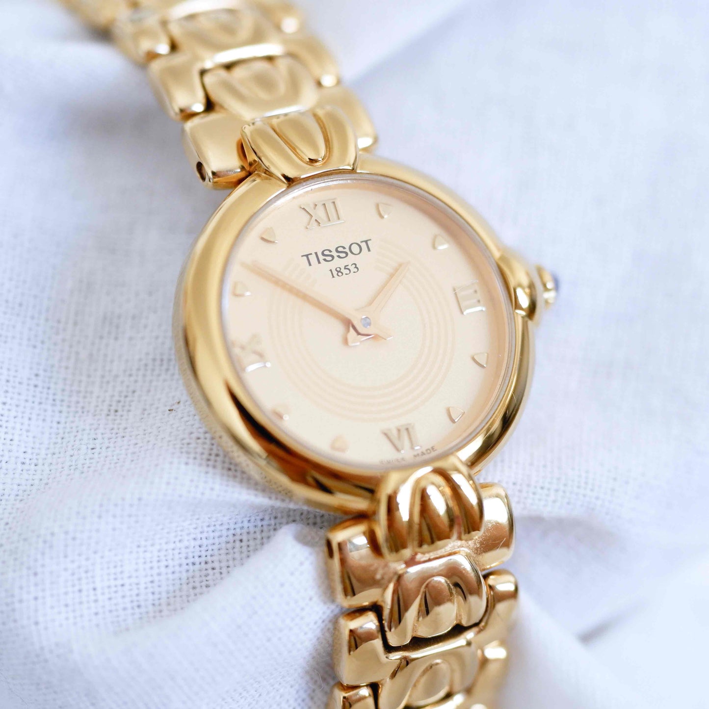 Tissot Vintage Watch: Ladies Golden 90s Champagne Dial