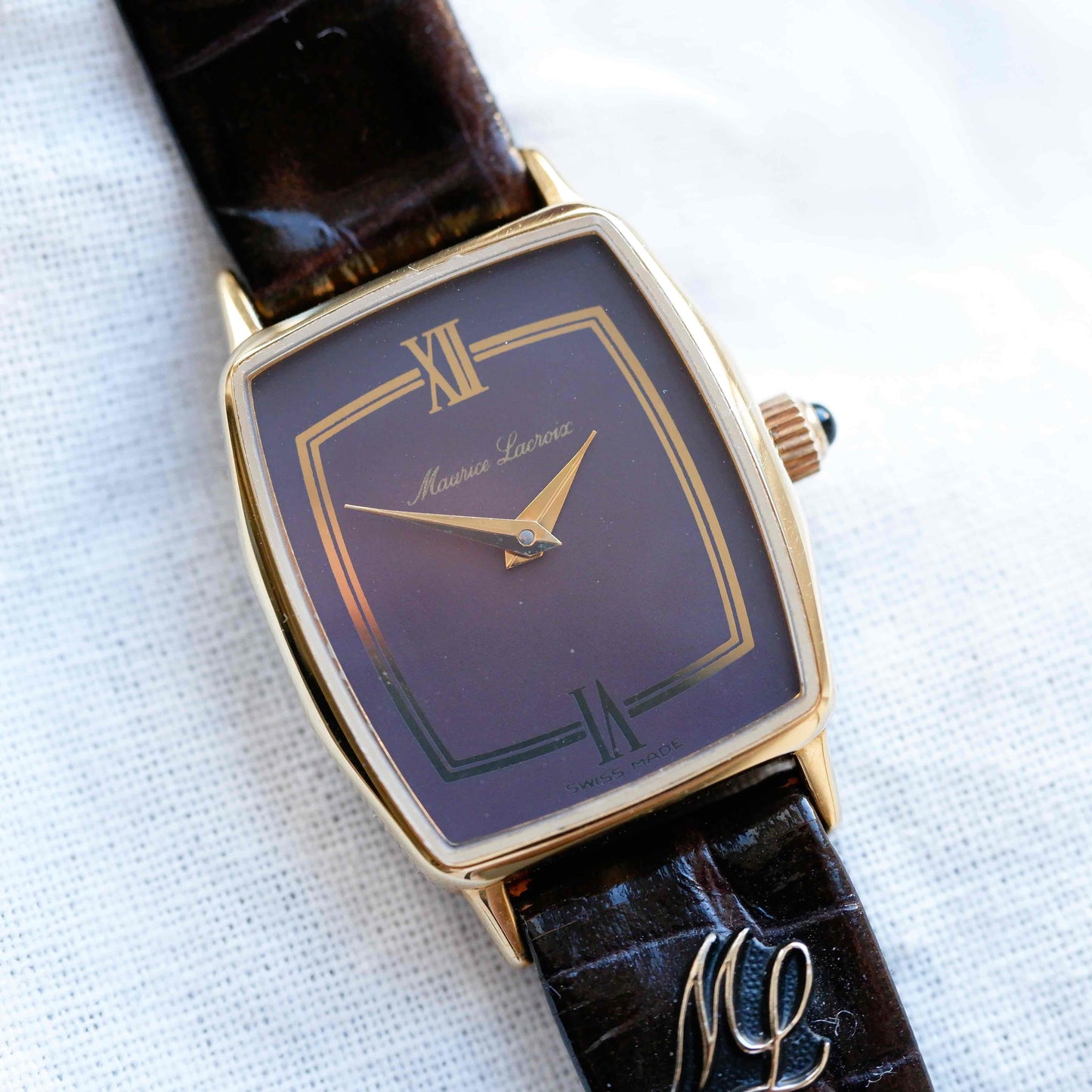Maurice Lacroix Tank: Vintage Ladies Mechanical Watch 80s Golden - NOS
