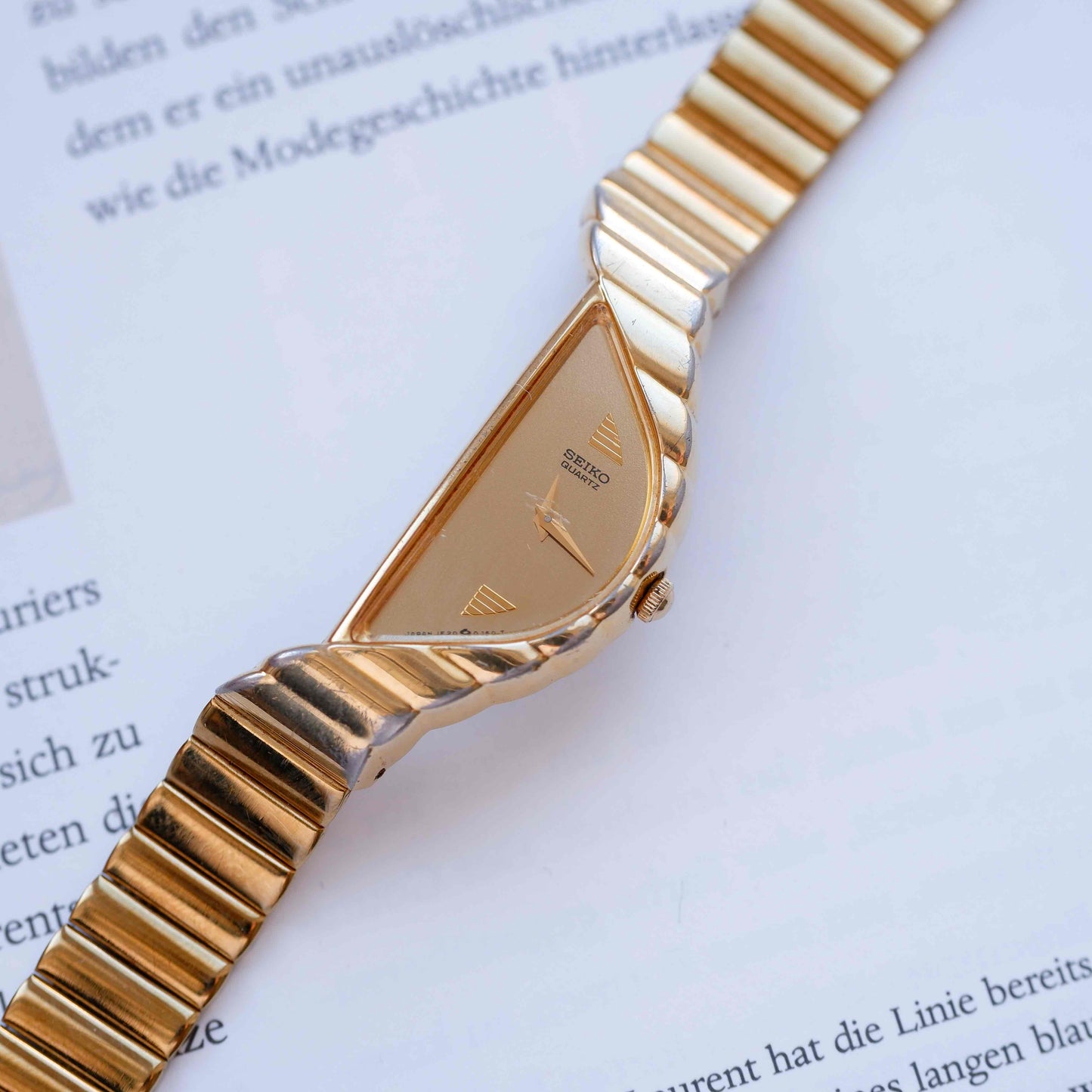 Seiko Half Moon: Vintage Cocktail Watch 80s Ladies Golden Dainty with Champagne Dial