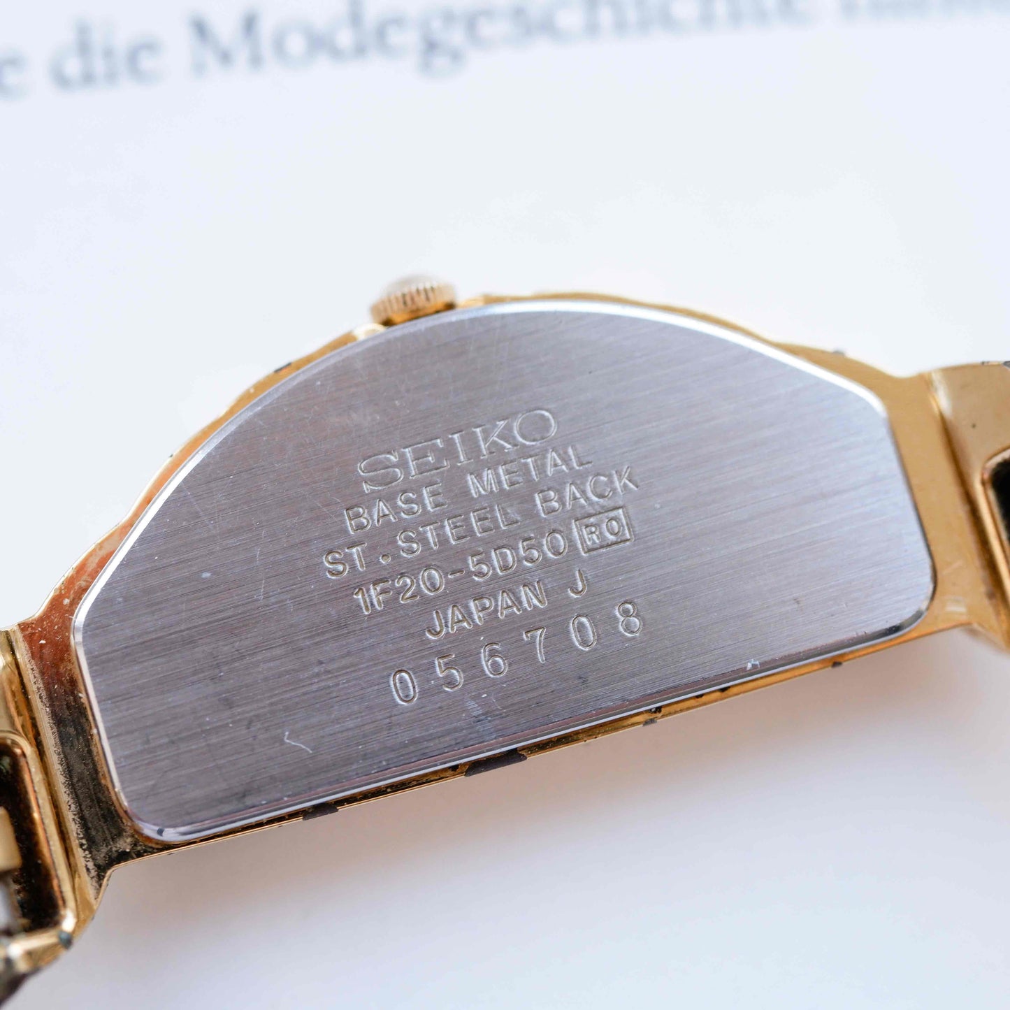 Seiko Half Moon: Vintage Cocktail Watch 80s Ladies Golden Dainty with Champagne Dial