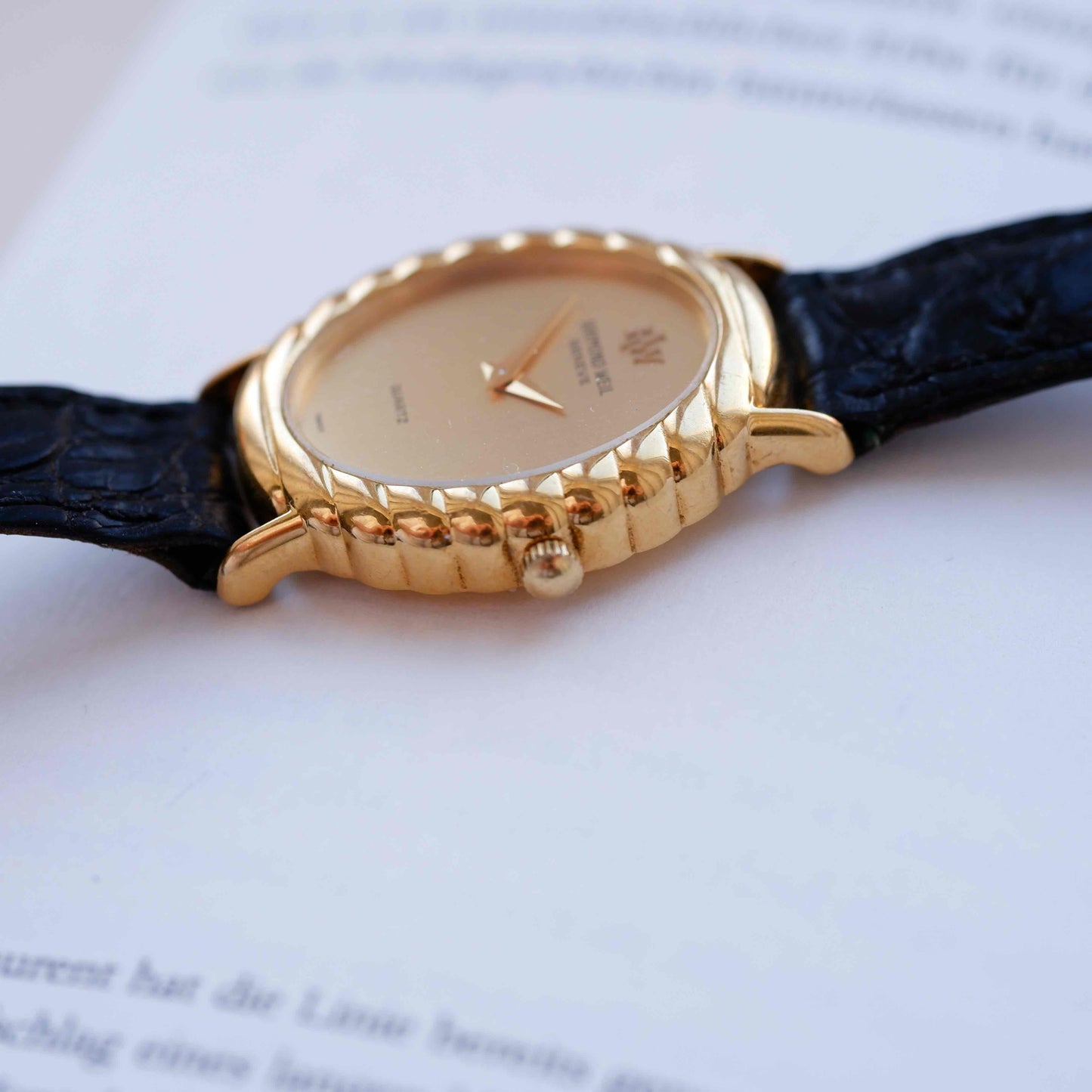 Raymond Weil Watch: Vintage Ladies Watch 70s Golden Champagne Dial
