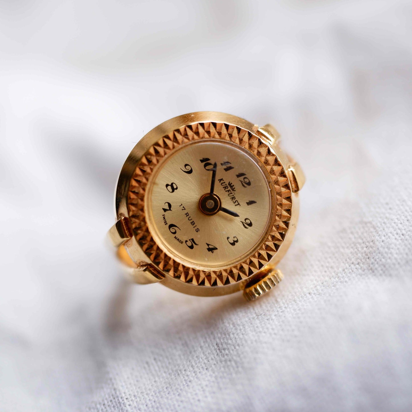 Kurfürst Vintage Watch Ring: 60s Ladies Mechanical Golden