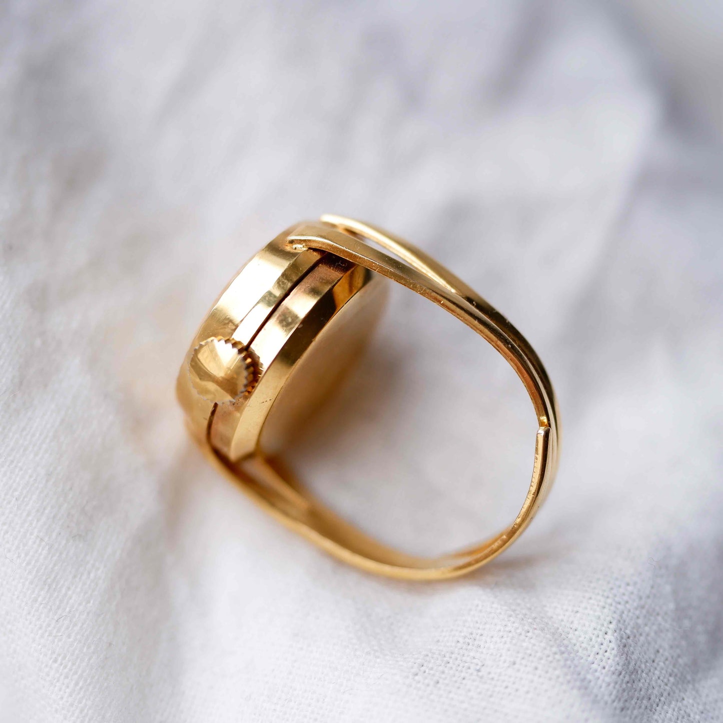 Kurfürst Vintage Watch Ring: 60s Ladies Mechanical Golden