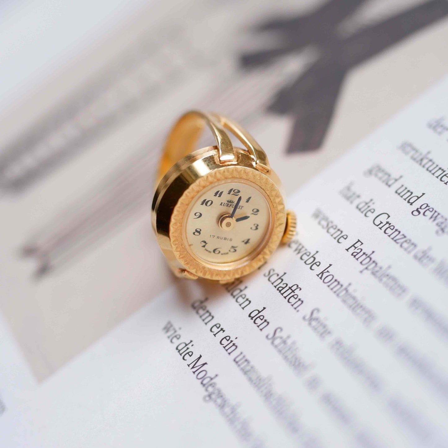Kurfürst Vintage Watch Ring: 60s Ladies Mechanical Golden
