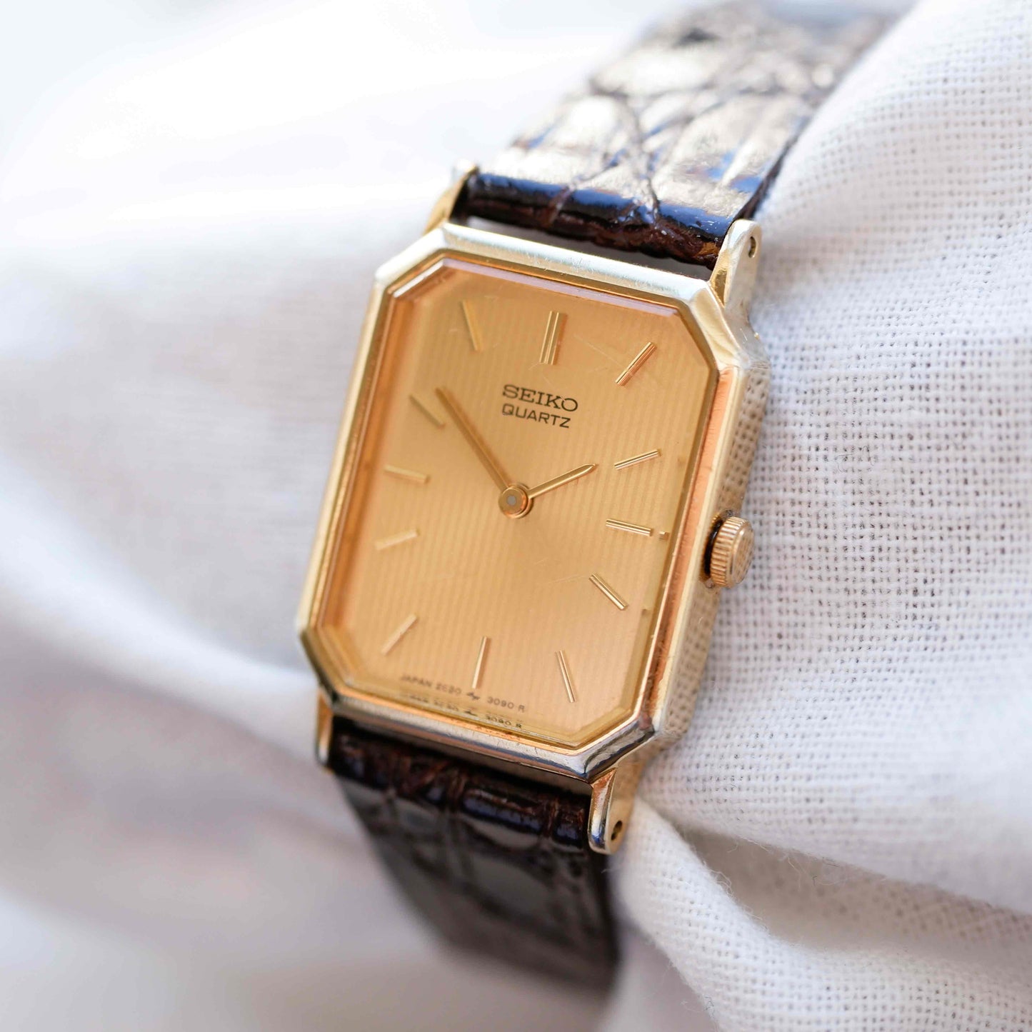 Seiko Vintage Watch: Ladies 80s Gold with Champagne Stripe Dial