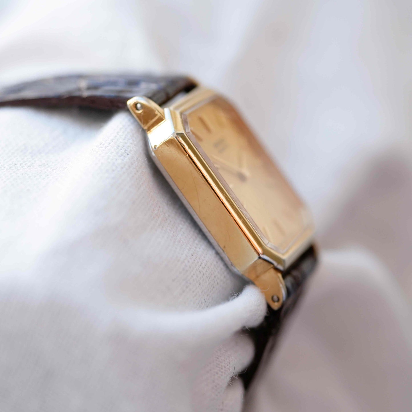Seiko Vintage Watch: Ladies 80s Gold with Champagne Stripe Dial