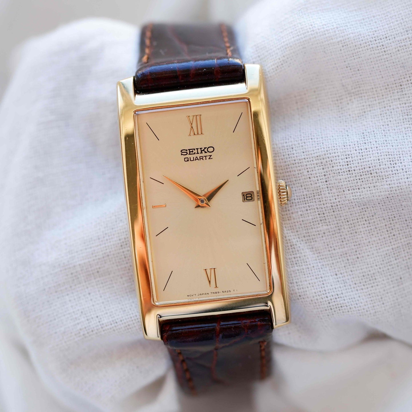 Seiko Vintage Watch: Ladies 80s Gold with Sunburst Champagne Dial