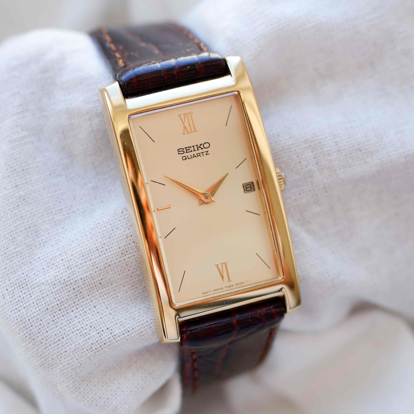 Seiko Vintage Watch: Ladies 80s Gold with Sunburst Champagne Dial