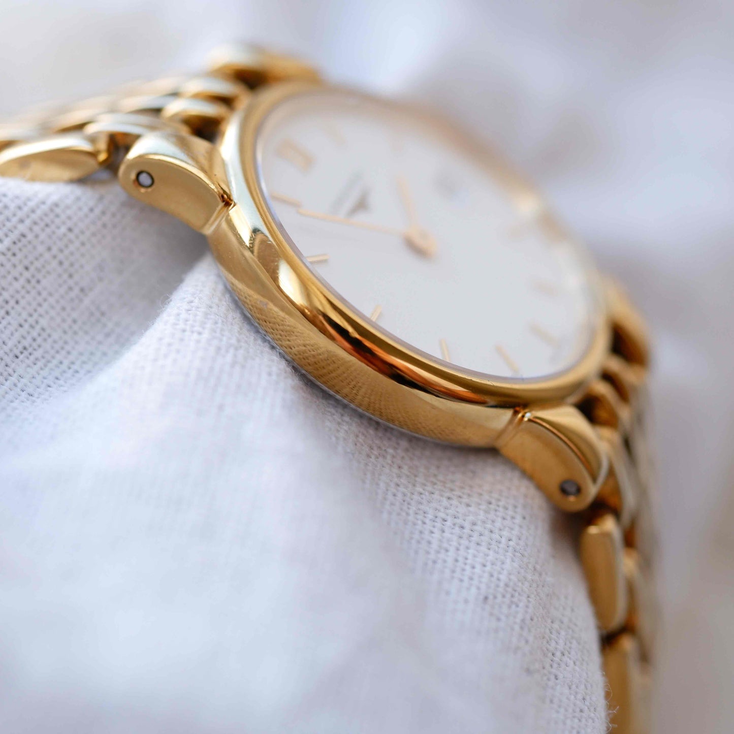 Longines La Grande Classique: Dainty Ladies 90s Golden with White Dial