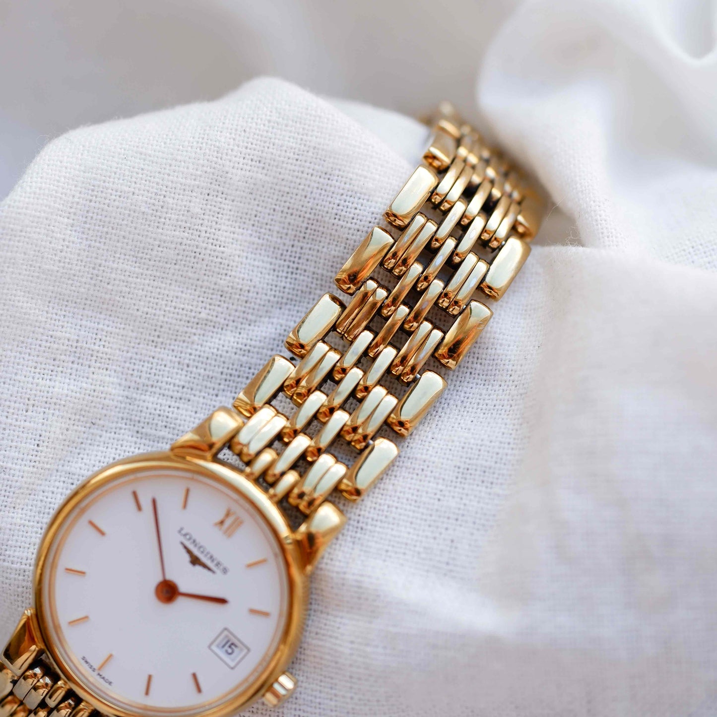 Longines La Grande Classique: Dainty Ladies 90s Golden with White Dial