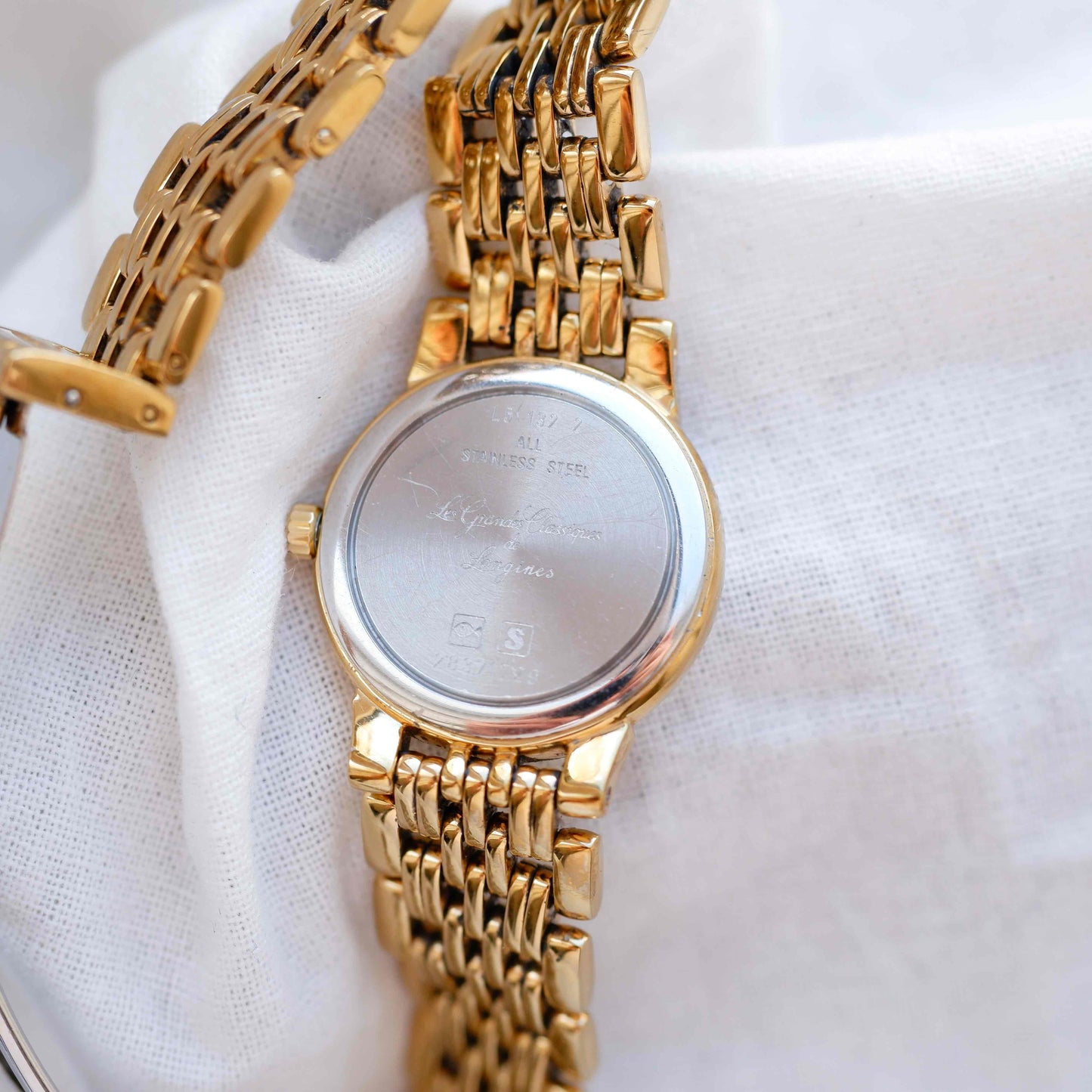 Longines La Grande Classique: Dainty Ladies 90s Golden with White Dial