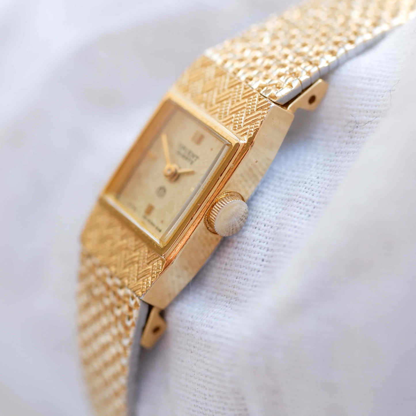 Orient Vintage Watch: 90s Cocktail Ladies Golden Rectangular Style