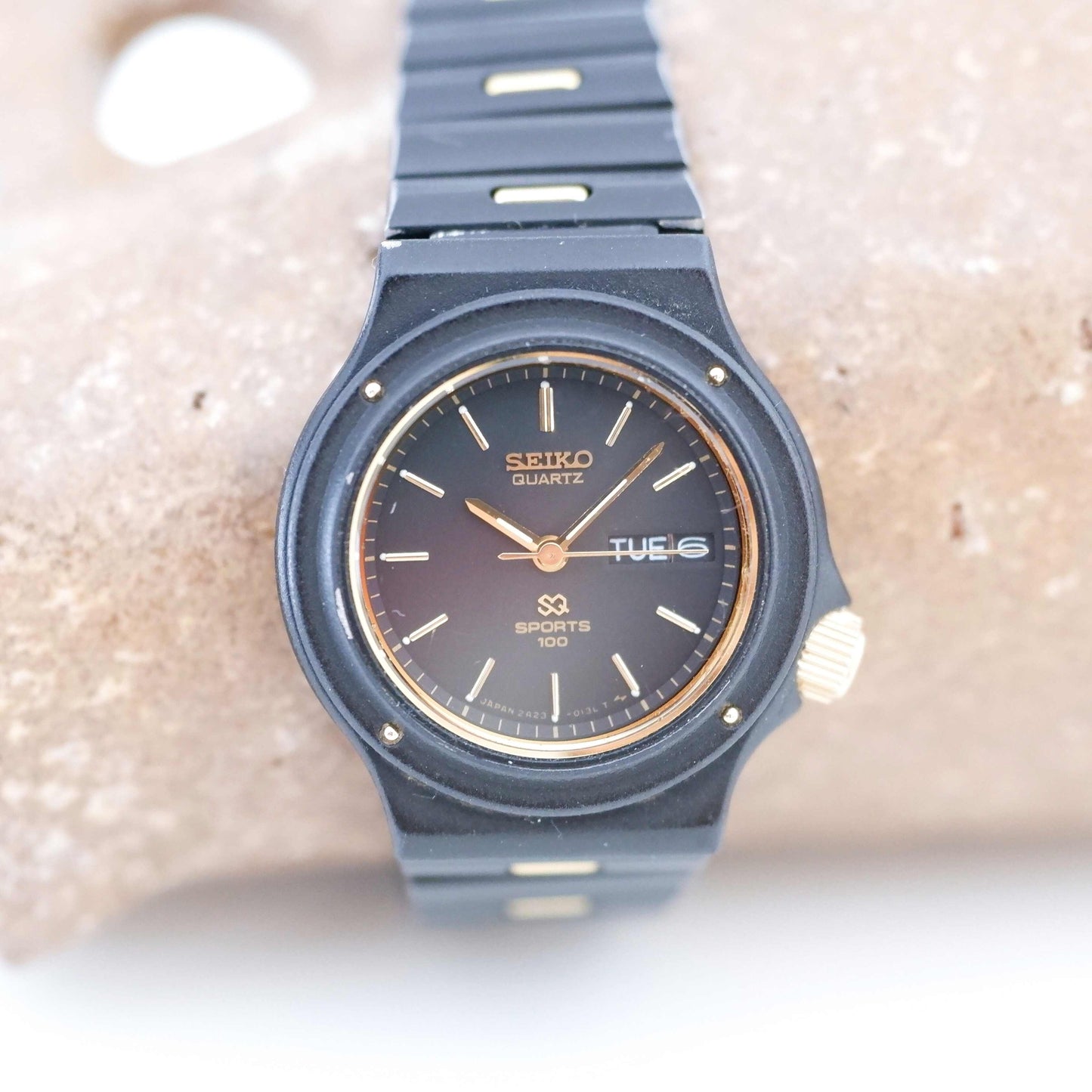 Seiko Sports Diver Vintage Ladies Watch, Second Front Side
