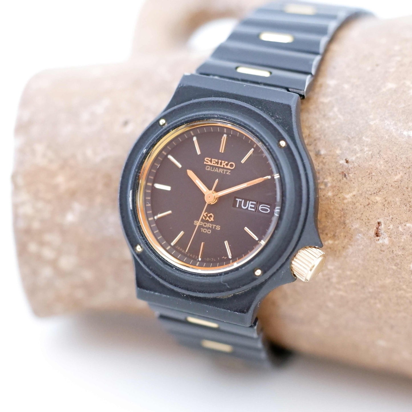 Seiko Sports Diver Vintage Ladies Watch, Slight Right Side
