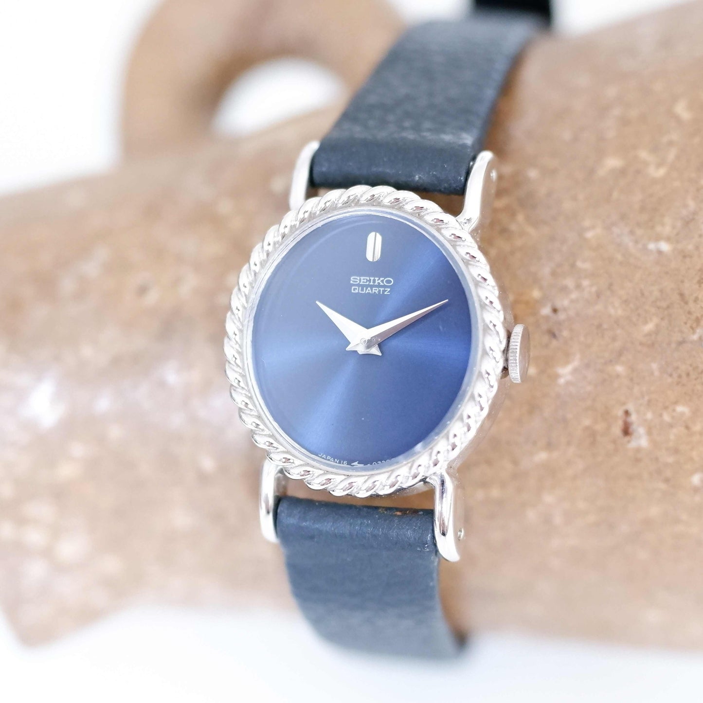 Seiko Vintage Ladies Cocktail Watch, Slight Right Side