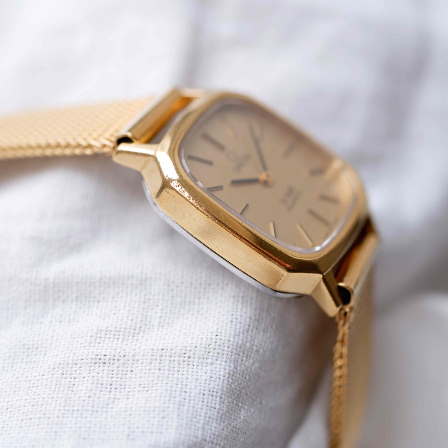 Omega De Ville: Vintage Ladies Watch 70s Golden Elegance