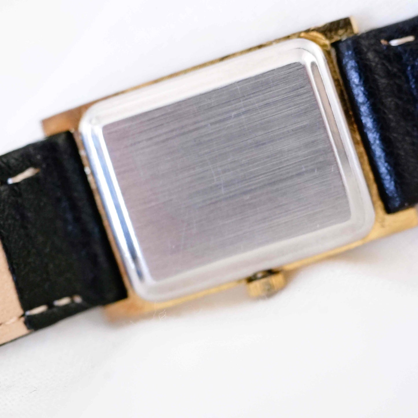 Favorit Vintage Watch: Ladies 80s Golden Rectangular with Black Dial Two Hands