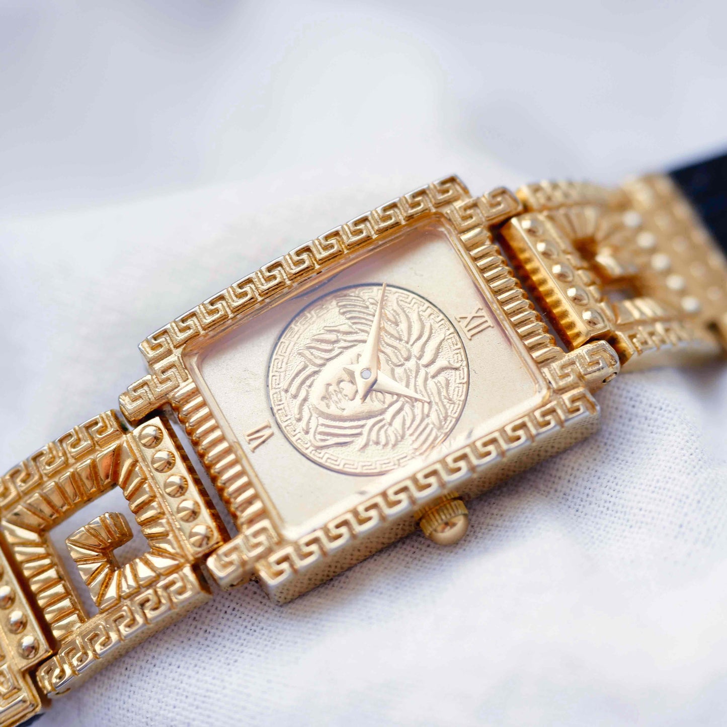 Gianni Versace Medusa: Vintage Ladies Tank Watch 90s Gold Dial
